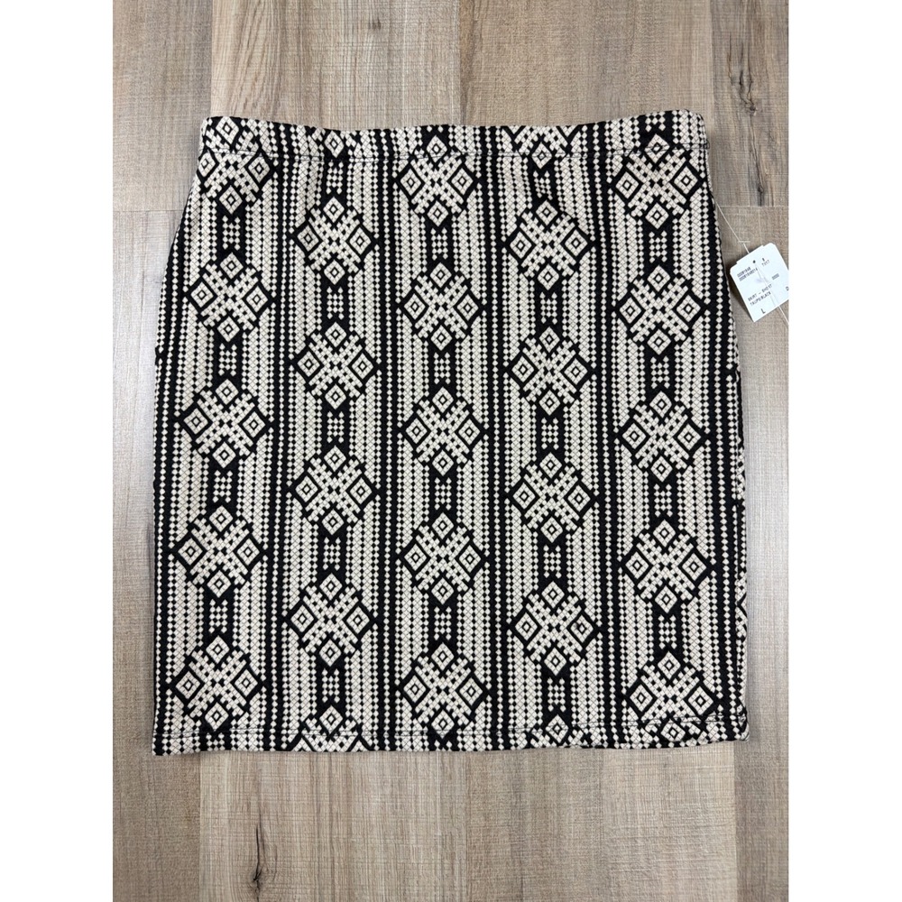 Forever‎ 21 Womens Geometric Tribal Knit Mini Skirt Taupe Black Size L NWT